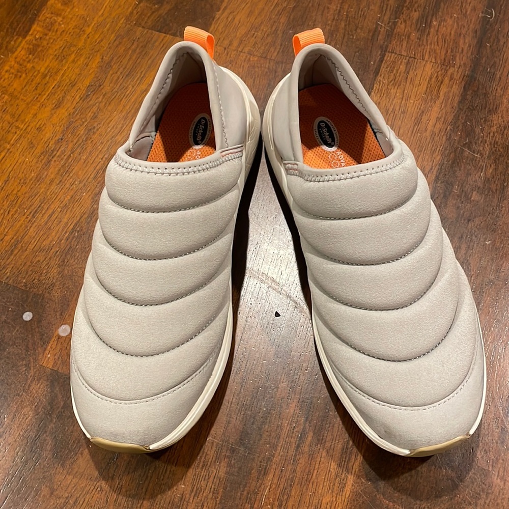 Dr. Scholl’s gray sneakers (sz 8)